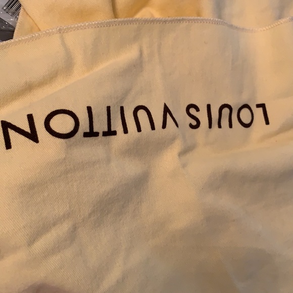 LOUIS VUITTON BLACK GOLD MONOGRAM GLOSSED LEATHER SHOULDER BAG - Picture 14 of 16